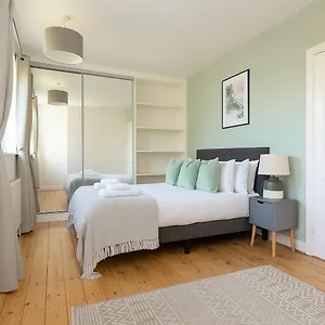 Cozy By Morden Tube Mitcham